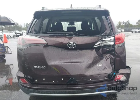 2018 Toyota Rav4 Xle z USA, uszkodzony, nr VIN 2T3WFREV2JW487913